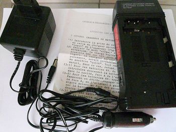 Chargeur / Déchargeur de batteries pour caméra