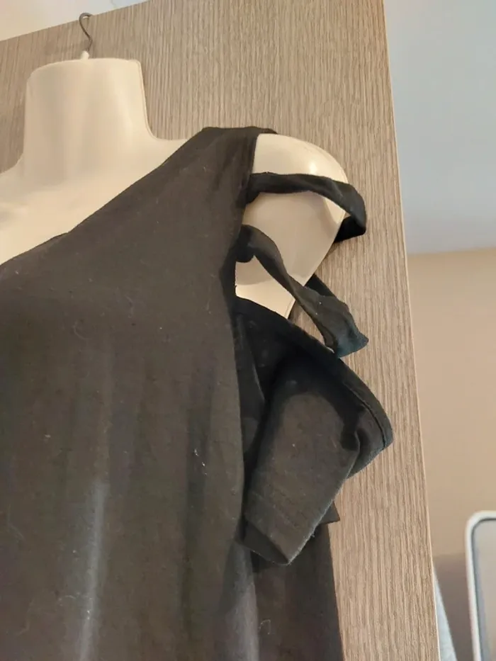 Haut noir à bretelles originales – Taille L - photo numéro 3