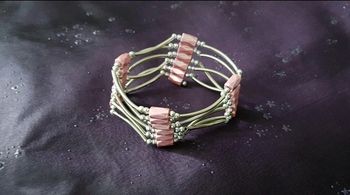 Collier ou bracelet aimanté rose