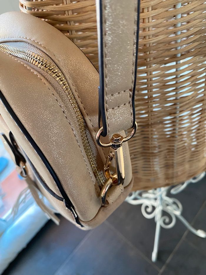 Sac à main beige pailleté doré rond avec pompom Camaïeu - photo numéro 4