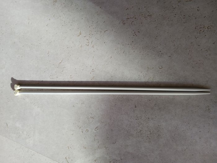 Aiguilles à tricoter n° 5 longueur 30 cm grise