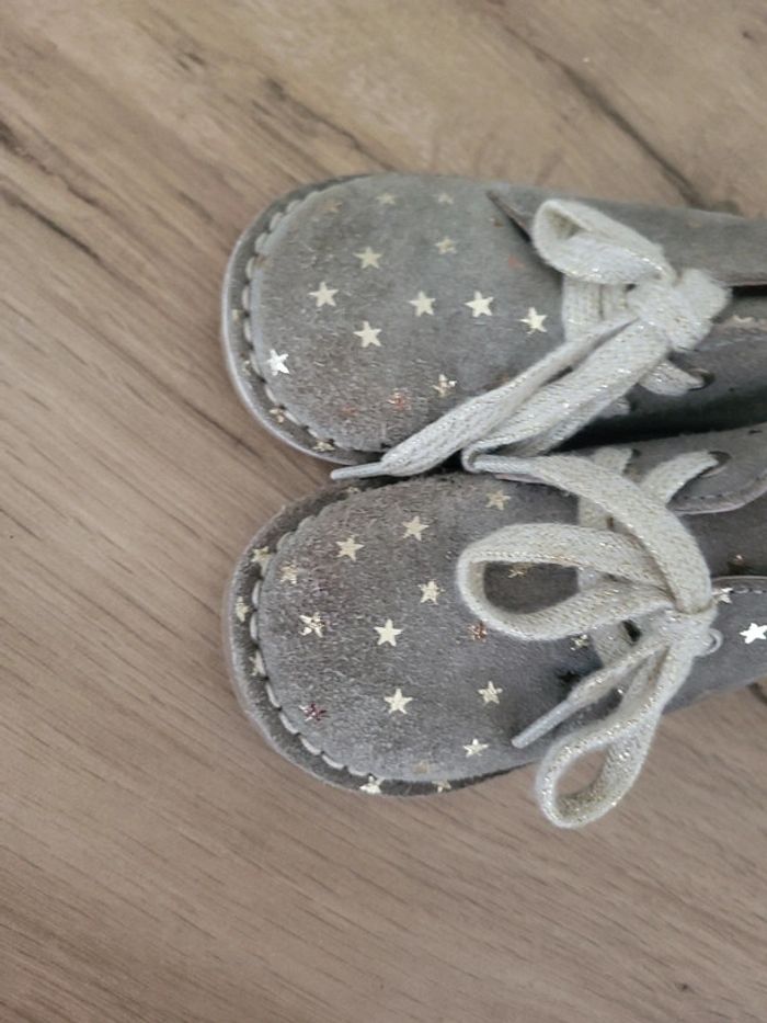 Chaussures à lacet taille 22 - photo numéro 2