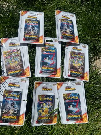 8 boosters ev8 - Etincelles déferlantes - sous blister