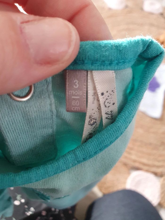 T-Shirt manche longue bébé fille 3 mois - photo numéro 2