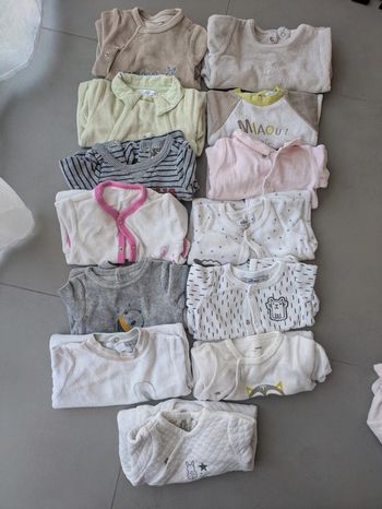 Lot 13 pyjamas velours T.naissance