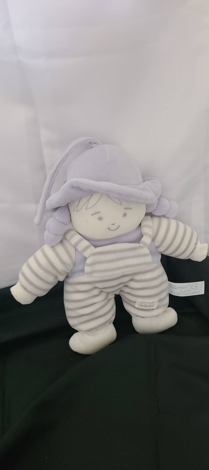 Poupée Tiamo fille peluche 14 cm bleu gris blanc avec chapeau - photo numéro 2