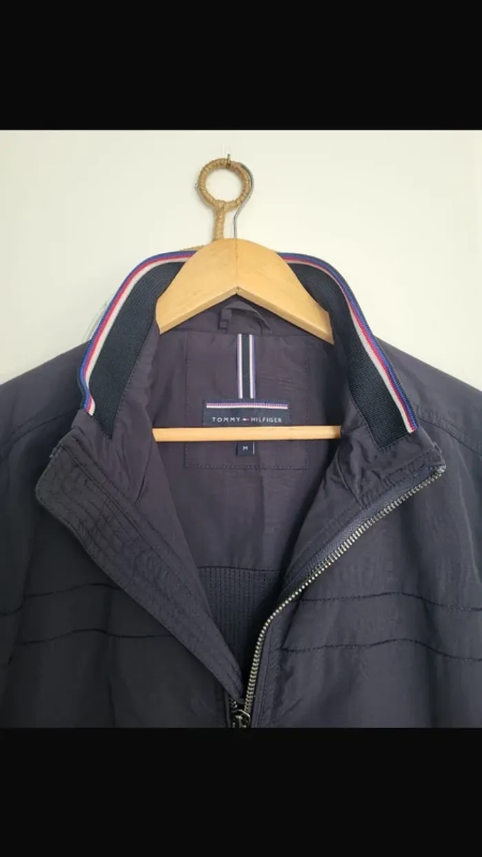 Veste coupe vent imperméable Tommy Hilfiger impeccable taille M - photo numéro 4