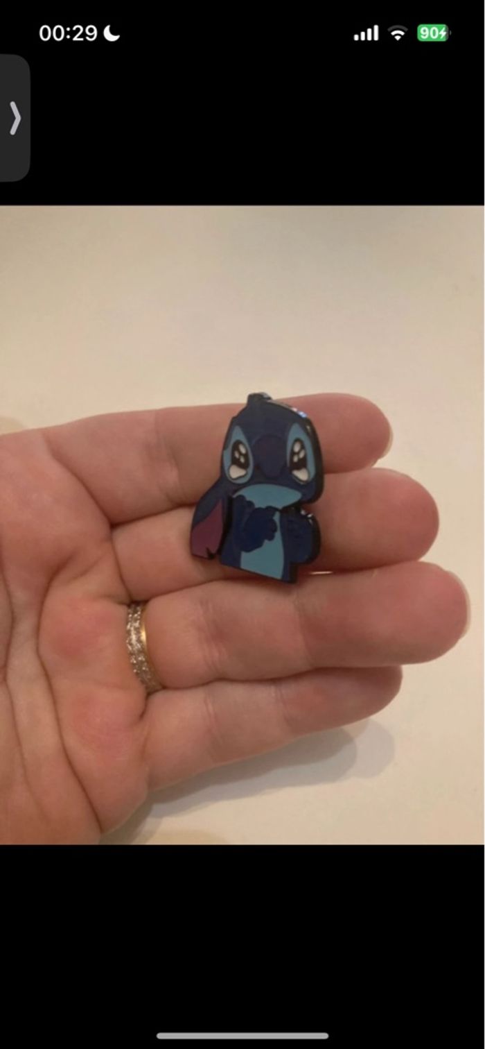 Pin’s / Broche NEUF représentant Stitch couleur bleu - photo numéro 4