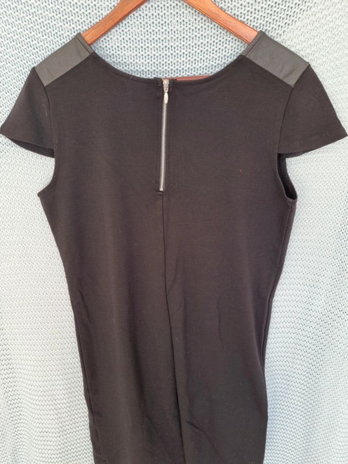 Robe noire grossesse - photo numéro 2