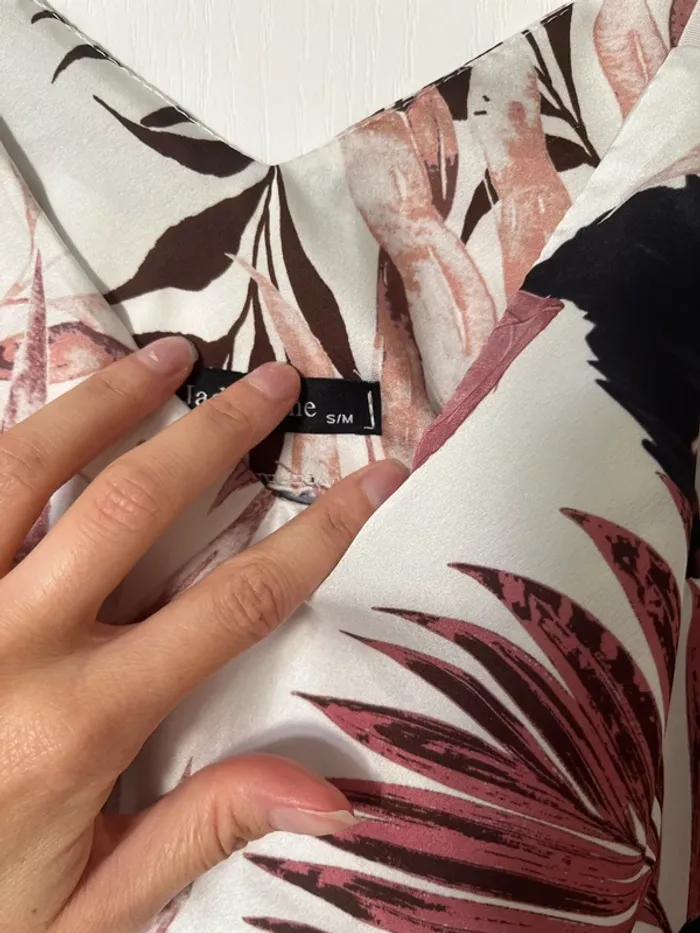 Top bretelles blanc motifs feuilles - photo numéro 3