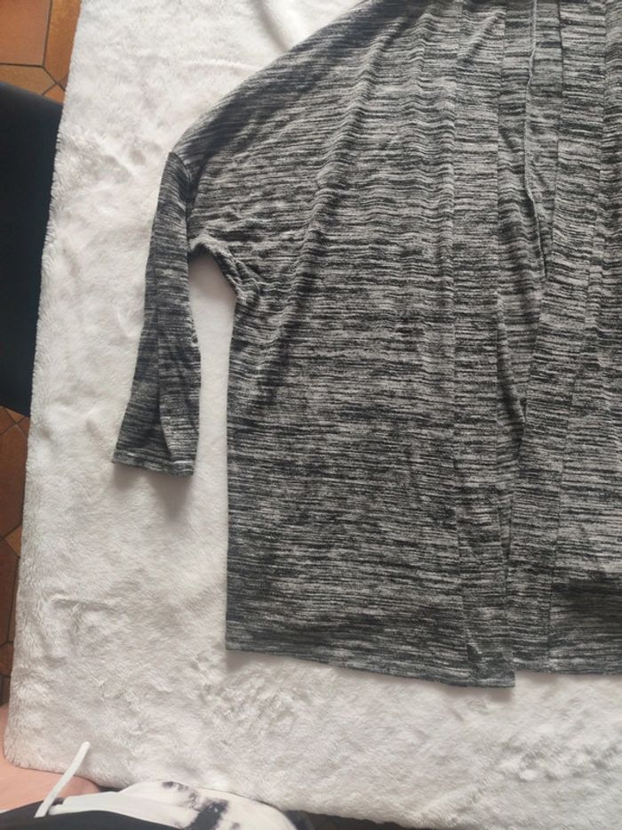 Gilet femme sans bouton sans fermeture marque Kiabi taille L 42/44 - photo numéro 3