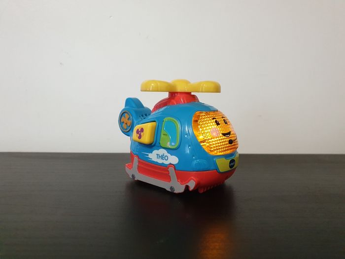 Tut tut bolide "Théo,  super hélico" VTech