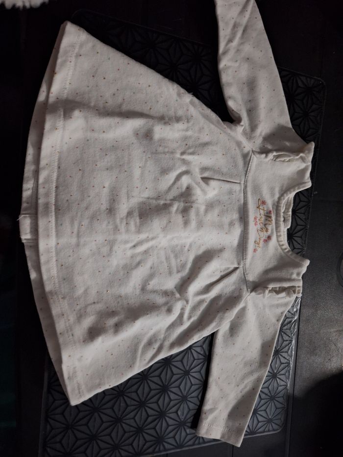 3 vêtements fille taille 3 mois