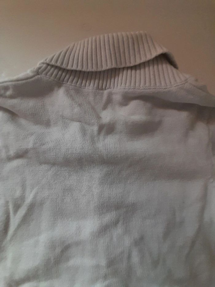 Gilet blanc avec boutons - photo numéro 7