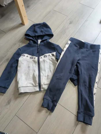 Ensemble jogging veste et pantalon offert 3-4 ans Decathlon