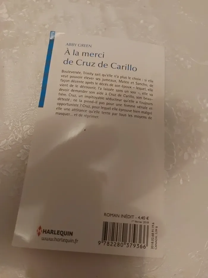 Livre Harlequin A la merci de Cruz de Carillo - photo numéro 2