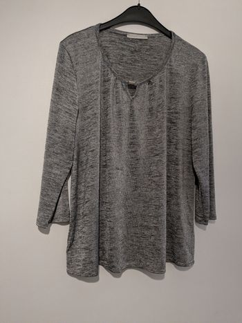 Haut gris argenté