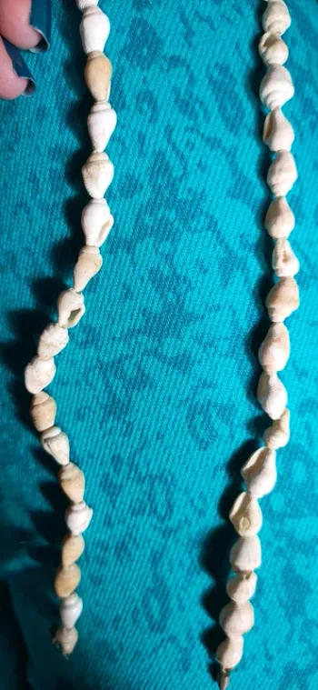 Collier en petits coquillages