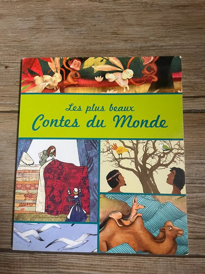 Livre Les Plus Beaux contes du Monde. Tbe