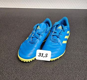 Chaussures de foot à crampons