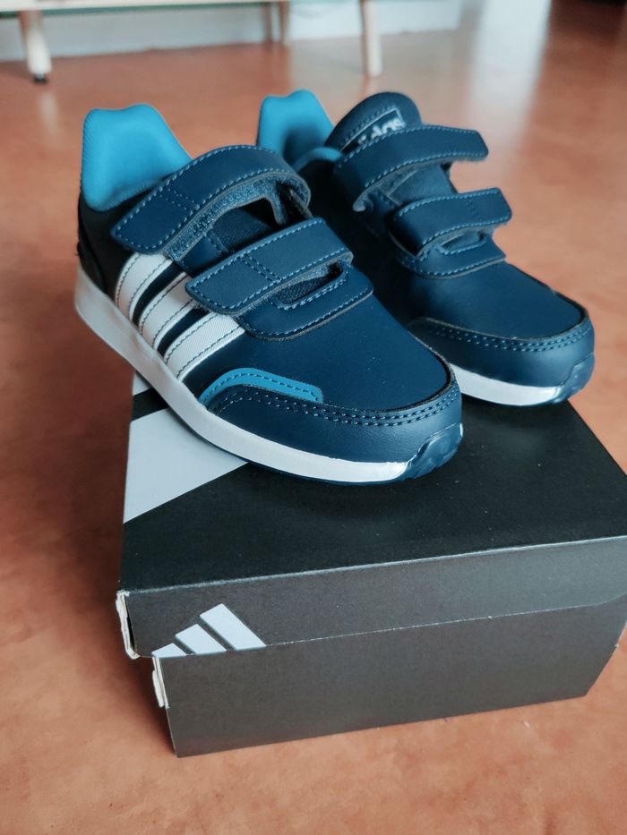 basket adidas taille 28 neuve