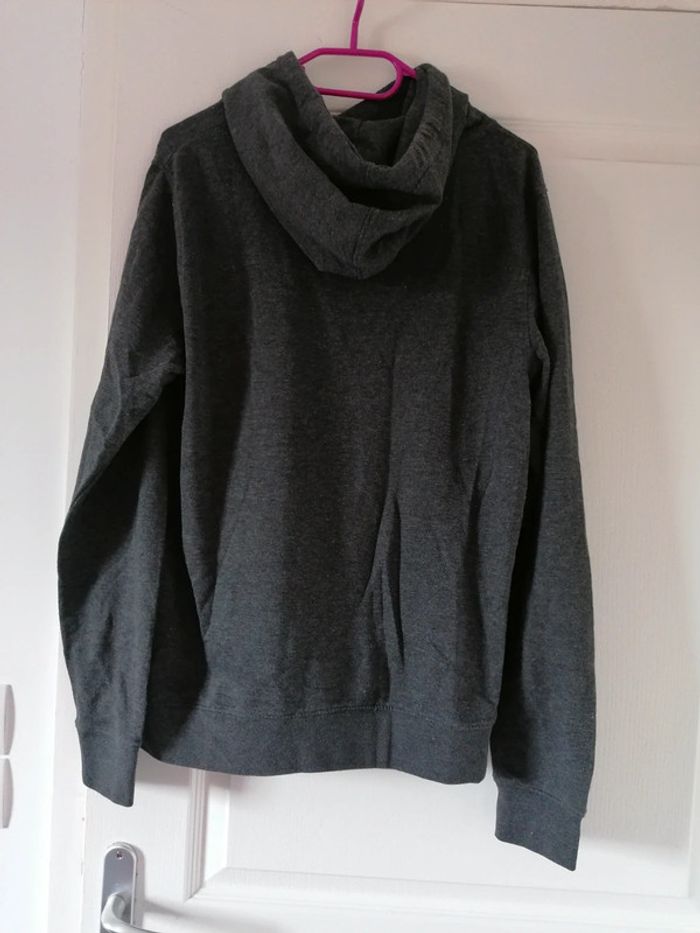 Sweat homme porté une ou deux fois comme neuf - photo numéro 5