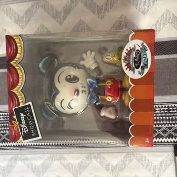 Figurine