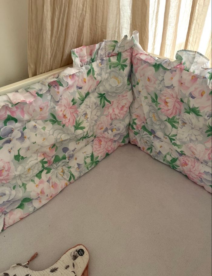 Tour de lit fleuri vintage - photo numéro 2