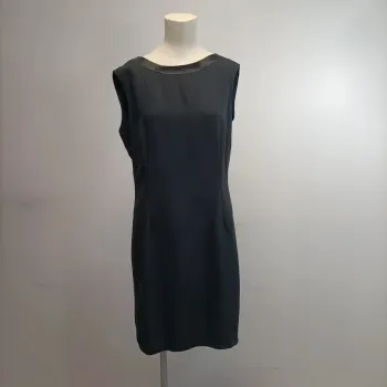 etite robe noir dos décolleté vintage, made in France - Printemps -Taille 42 estimée