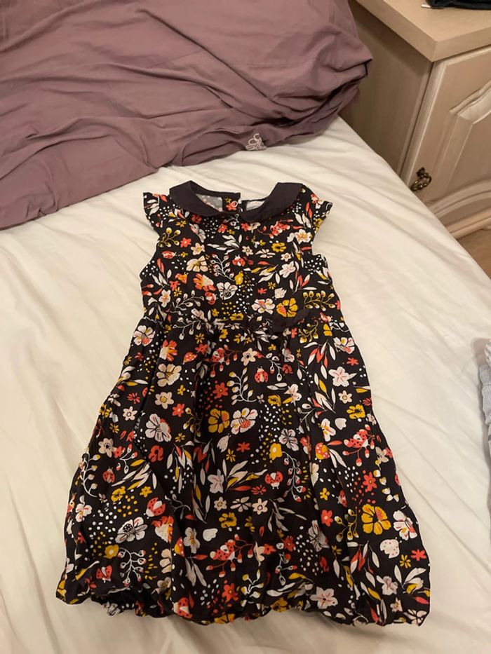 Robe fille, trois ans