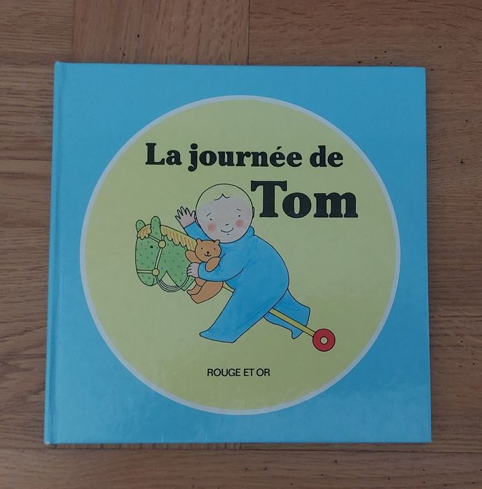La journée de Tom - Rod Campbell / rouge et or - photo numéro 1