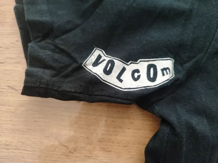 T-shirt Volcom Noir Taille L - Style skate et rock ! Prix mini ! - photo numéro 3