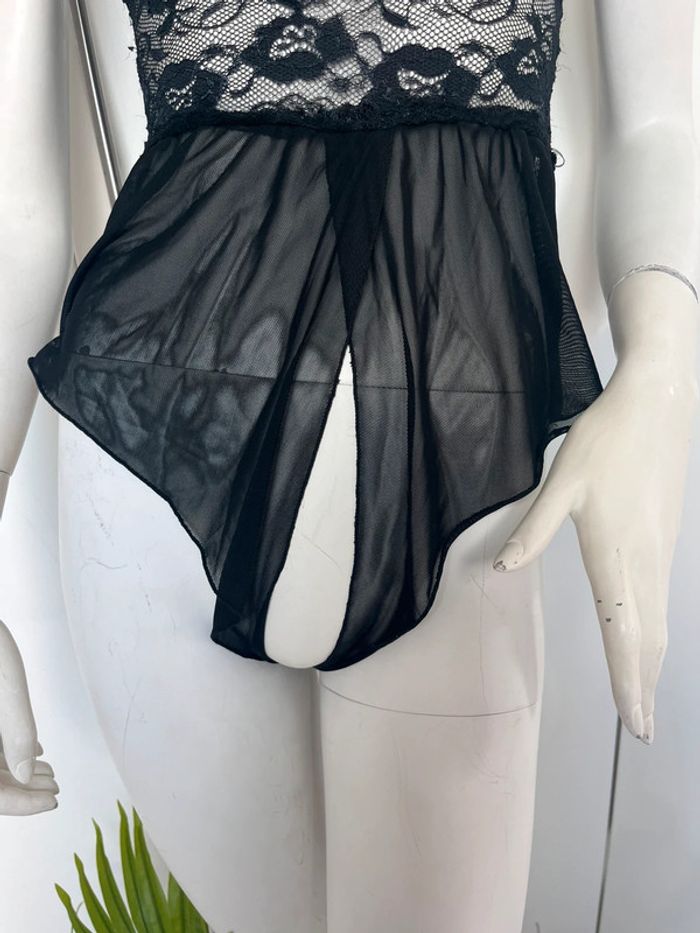 bodie  , lingerie sexy en dentelles ouvert - photo numéro 4