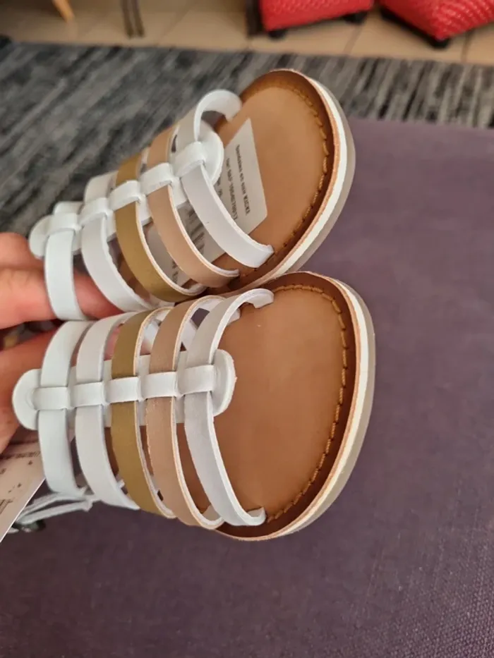 Sandales Kickérs neuves taille 26 - photo numéro 5