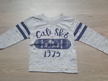 T-shirt manches longues taille 9 - 12 mois