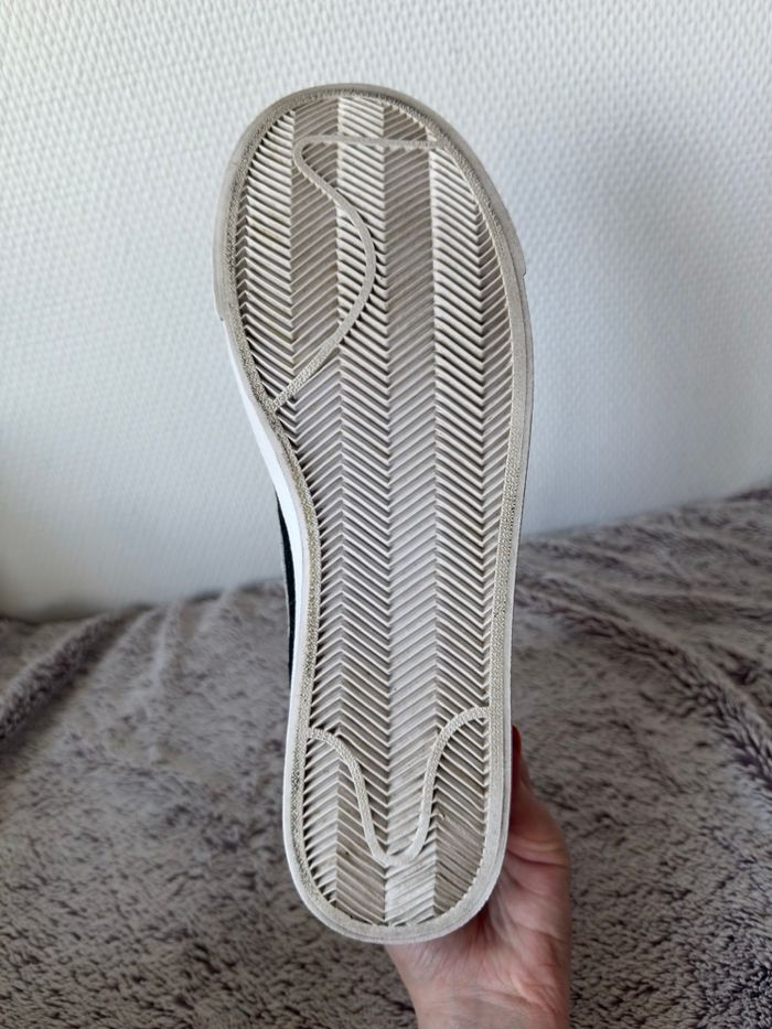 Basket modèle Blazer noir et blanc pointure 43 - Nike - photo numéro 8