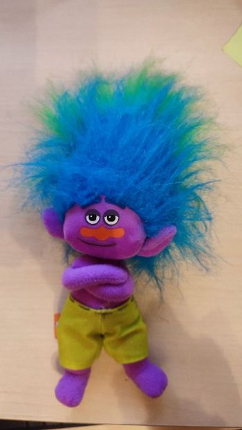 peluche trolls creek 26 cm