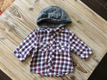 Chemise à capuche 3 mois