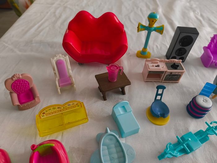 Lot meubles petite poupée - photo numéro 3