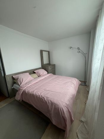 Housse de couette Guy Laroche 260x240 et deux taies d’oreillers 65x65 cm neuf avec étiquette