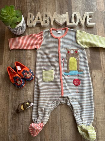 - Pyjama Orchestra     - 9 mois - Très bon état 