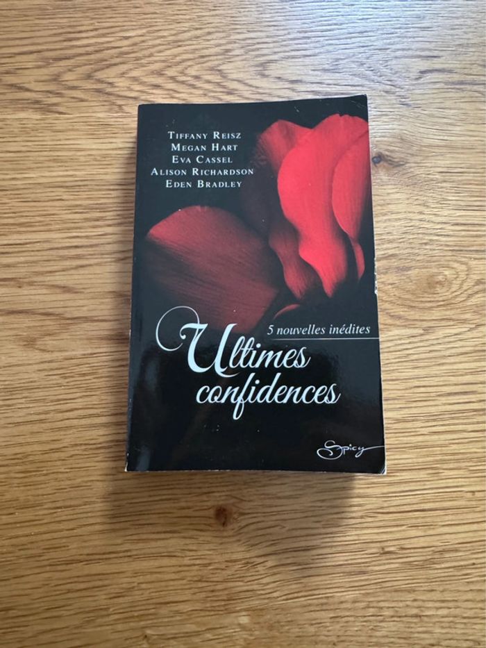 Livre Ultime Confidence – Roman en français – Très bon état