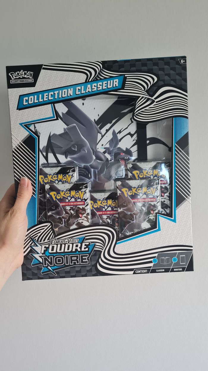 Coffret classeur foudre noire pokemon