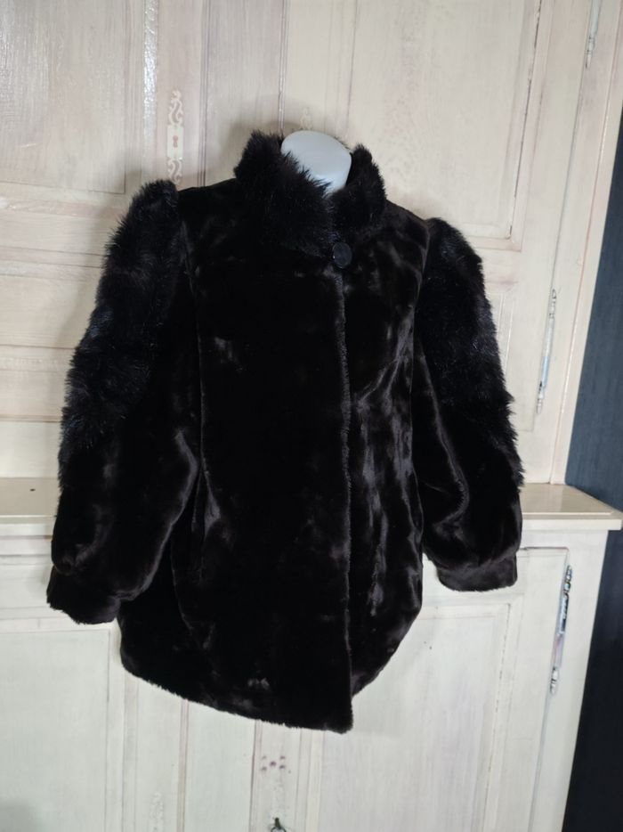 Manteau fausse fourrure - photo numéro 2