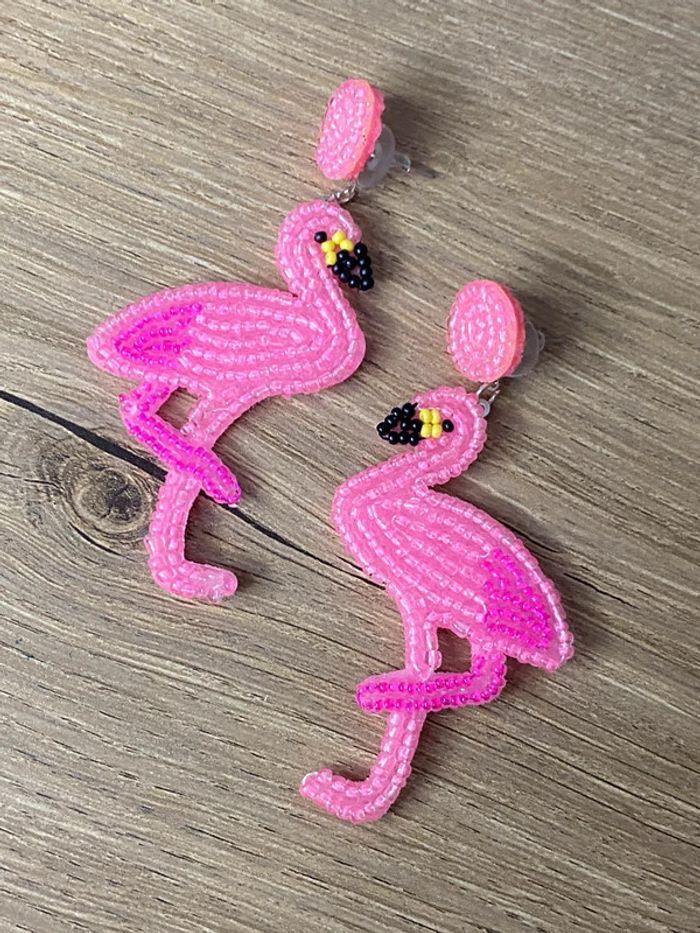 Paire de boucles d’oreille flamand roses perles - photo numéro 2