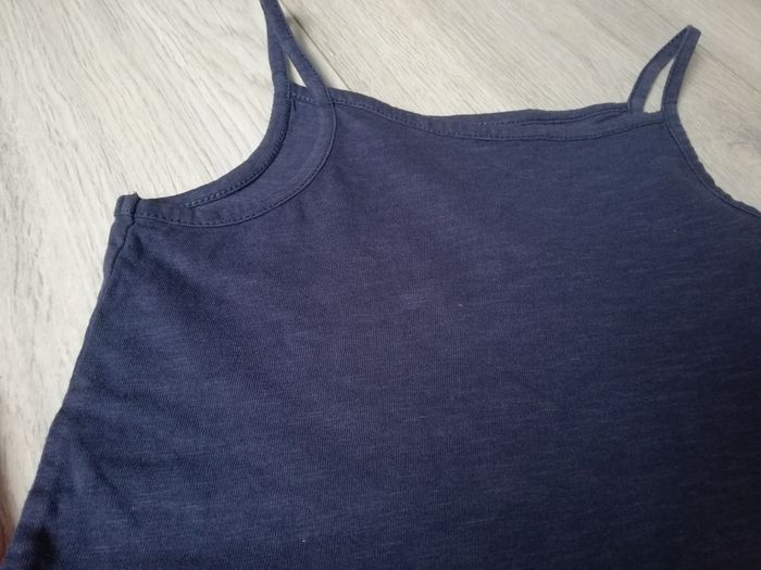 8 ans lot de 3 débardeurs bretelles top en très bon état - photo numéro 2