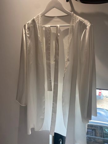 Peignoir blanc effet satin