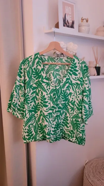Blouse fleurie neuve taille 46