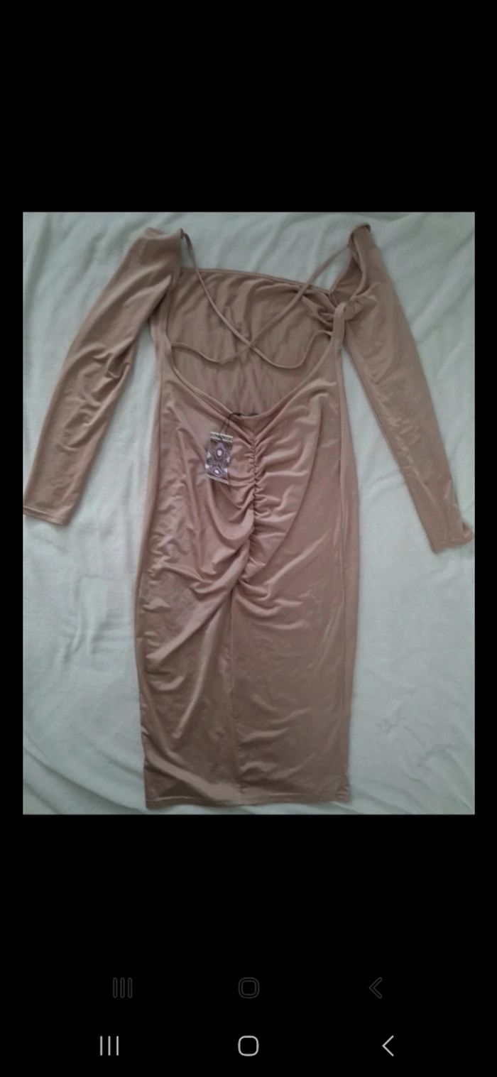 Robe avec étiquettes d'achat taille L