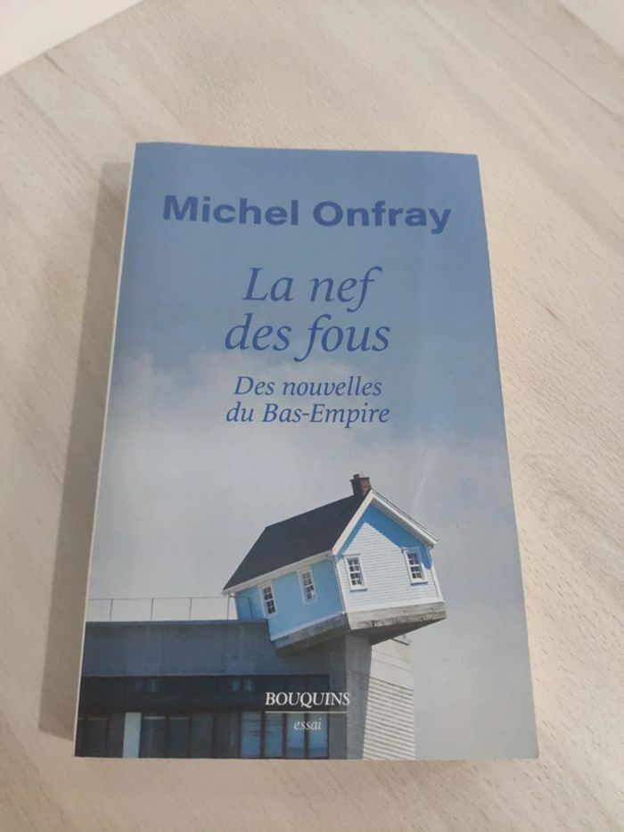 Livre grand format La nef des fous des nouvelles du bas empire 2020 essai